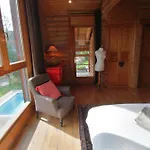 בקתה Formidable Avec Piscine Et Vue *
