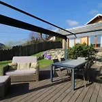 Formidable Avec Piscine Et Vue בקתה *