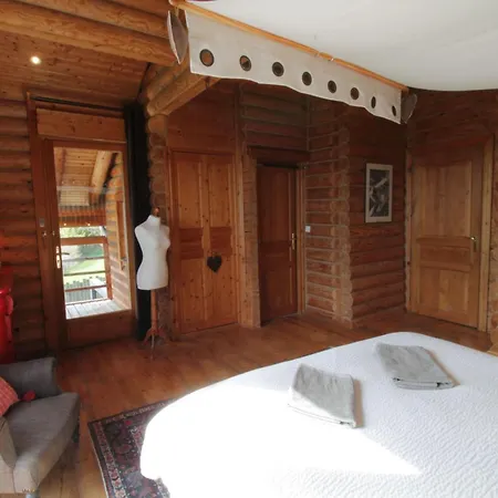 Chalet Formidable Avec Piscine Et Vue