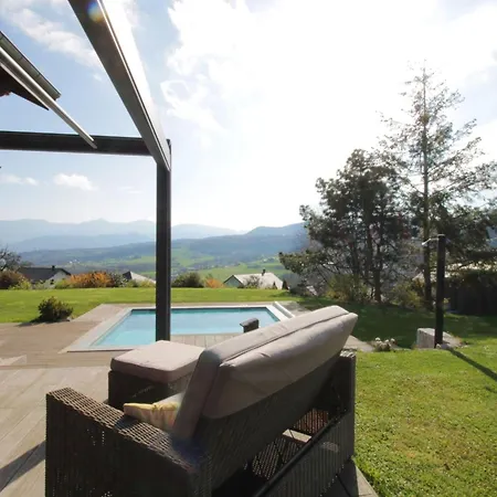 Formidable Avec Piscine Et Vue Alpehytte *
